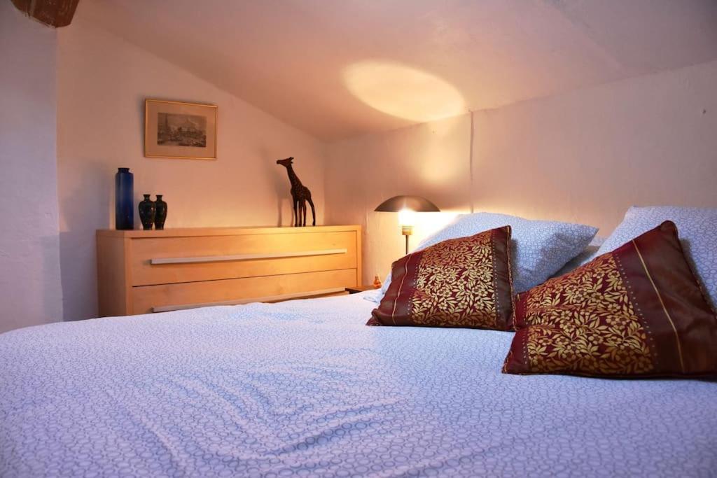 Lovely Flat In The Heart Of The Medieval City อิแยร์ ภายนอก รูปภาพ