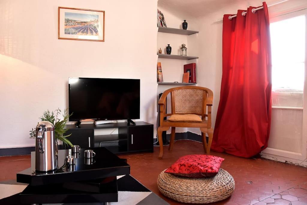 Lovely Flat In The Heart Of The Medieval City อิแยร์ ภายนอก รูปภาพ