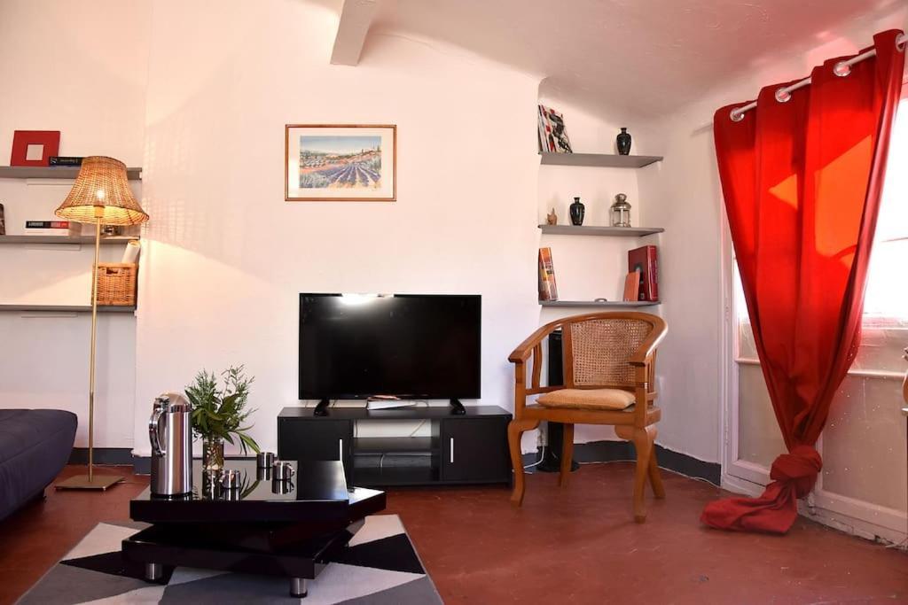 Lovely Flat In The Heart Of The Medieval City อิแยร์ ภายนอก รูปภาพ